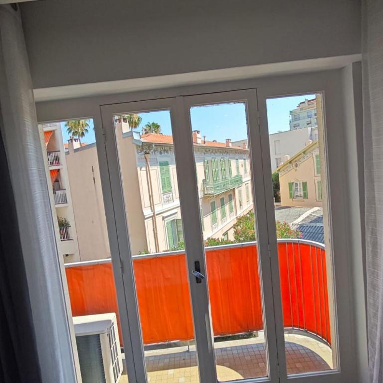 Appart 2 chambres calme & lumineux proche tram - Appartement - 12