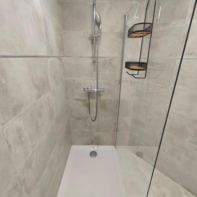 Appart 2 chambres calme & lumineux proche tram - Appartement - 18