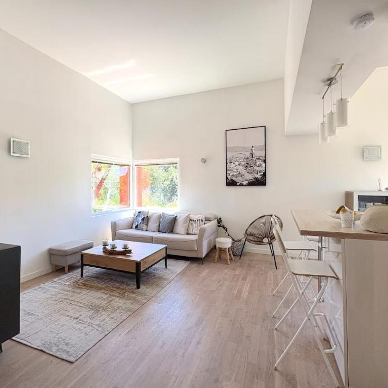 Panoramic sea view, rooftop, air conditioning, 3 bedrooms, parking - Appartement 3 Chambres - Vue sur Mer - 25