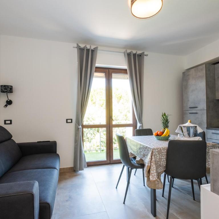 Da Mariolina Apartments and rooms - Family Room - 22