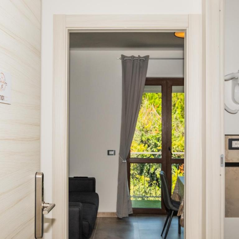 Da Mariolina Apartments and rooms - Family Room - 24