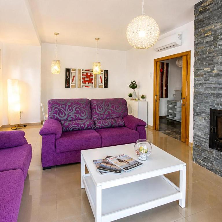 Awesome Home In Chiclana De La Fronter - Four-Bedroom House - 1