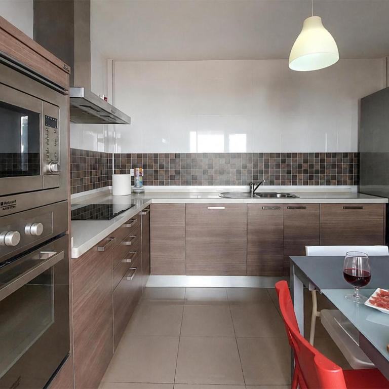 Awesome Home In Chiclana De La Fronter - Four-Bedroom House - 3