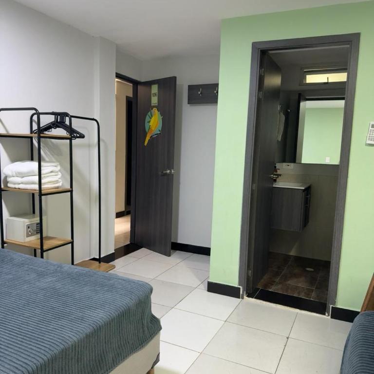 Casa Tangara Café y Hospedaje - Habitación Familiar con baño privado - 1