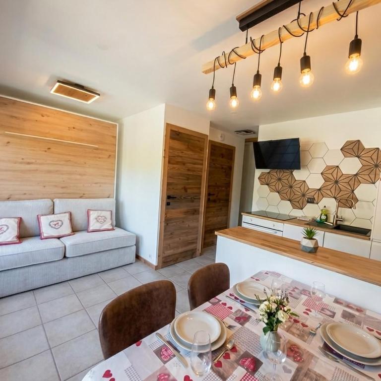 Cozy, village center, TMB Tour MontBlanc - Two-Bedroom Apartment - 1