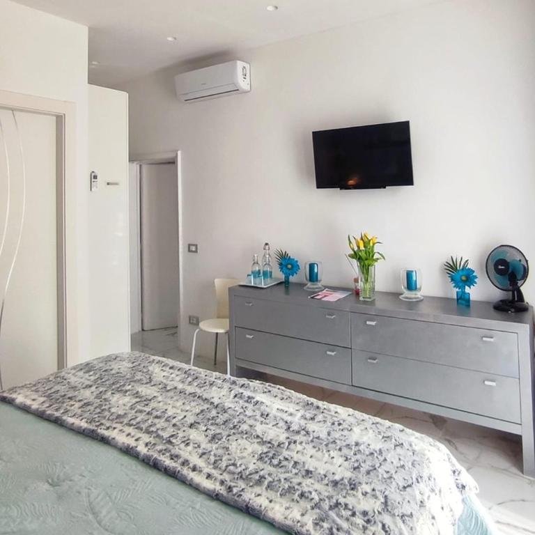 Stylish Apartment near Siena I Private Parking & Air Con & WiFi - One-Bedroom Apartment - 17