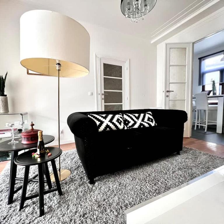 Chic & lovely Studio Heart of the City with Balcony - Appartamento - 4