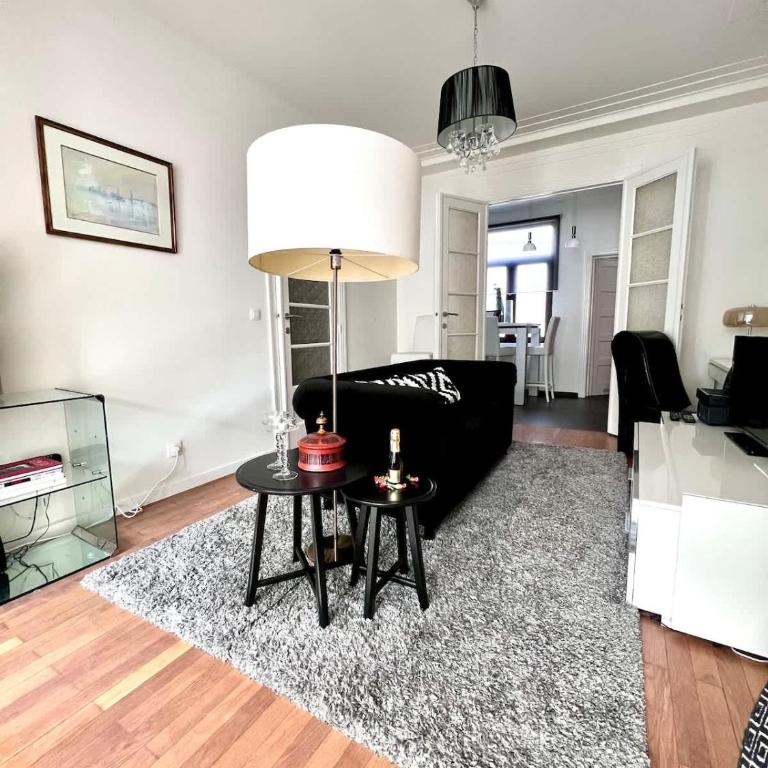 Chic & lovely Studio Heart of the City with Balcony - Appartamento - 8