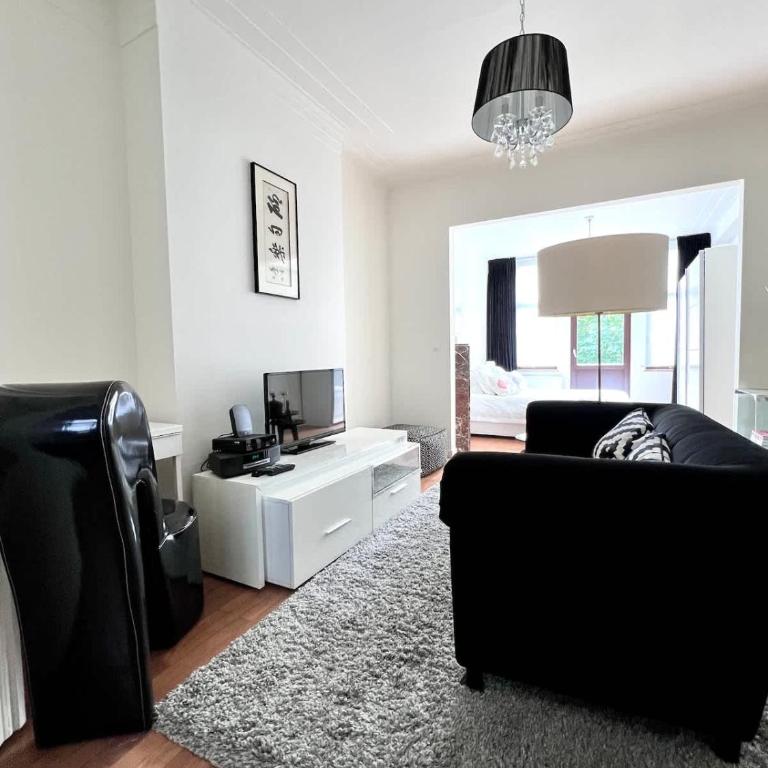 Chic & lovely Studio Heart of the City with Balcony - Appartamento - 9
