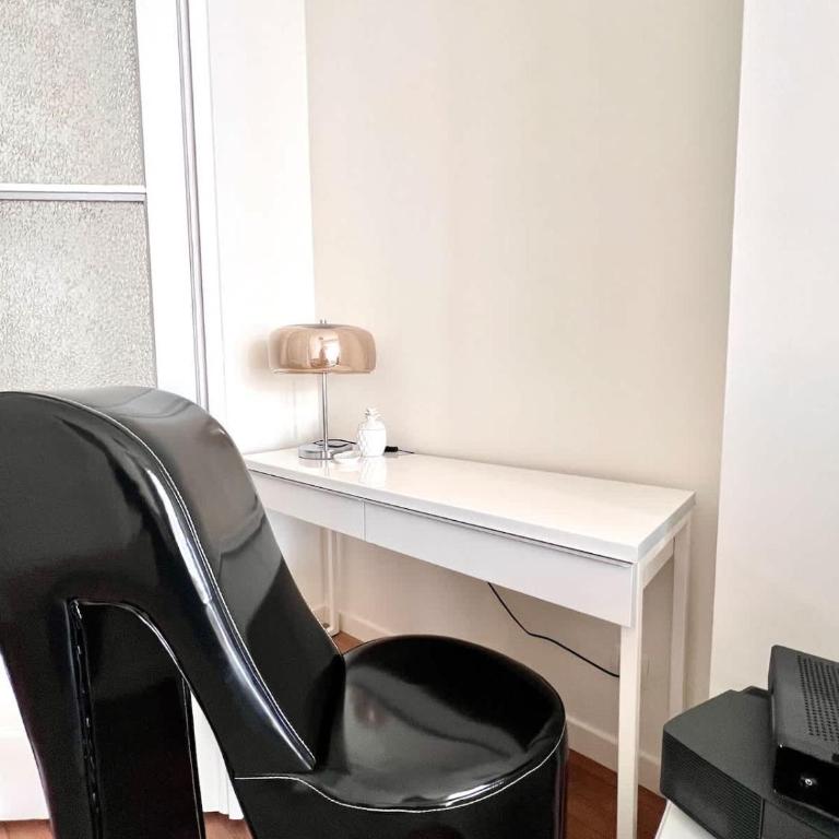 Chic & lovely Studio Heart of the City with Balcony - Appartamento - 10