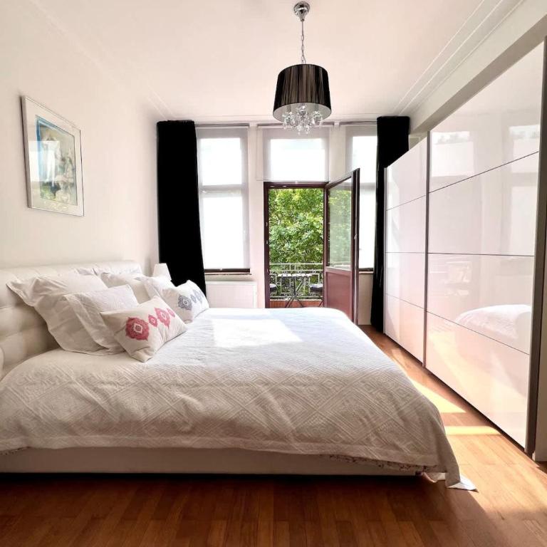 Chic & lovely Studio Heart of the City with Balcony - Appartamento - 16