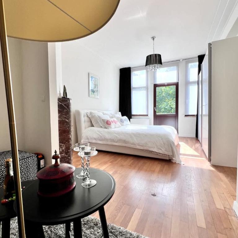 Chic & lovely Studio Heart of the City with Balcony - Appartamento - 22