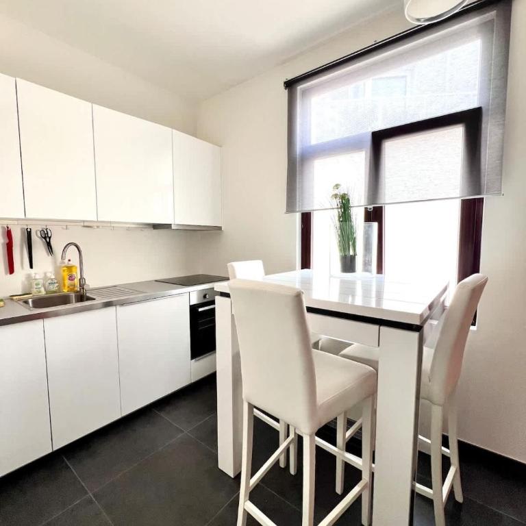 Chic & lovely Studio Heart of the City with Balcony - Appartamento - 28