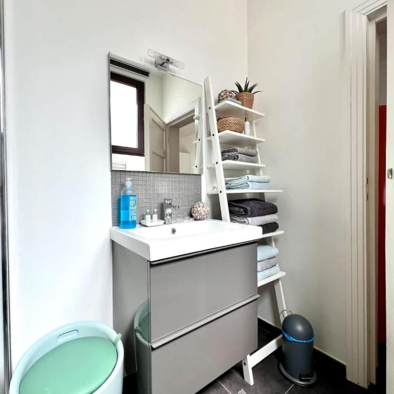 Chic & lovely Studio Heart of the City with Balcony - Appartamento - 40