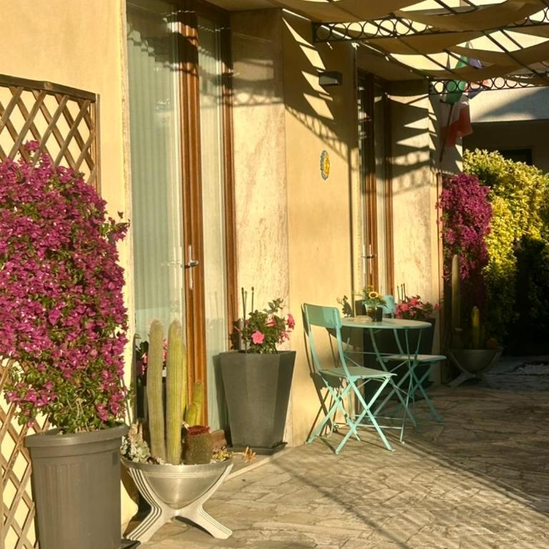 Stylish Apartment near Siena I Private Parking & Air Con & WiFi - One-Bedroom Apartment - 25
