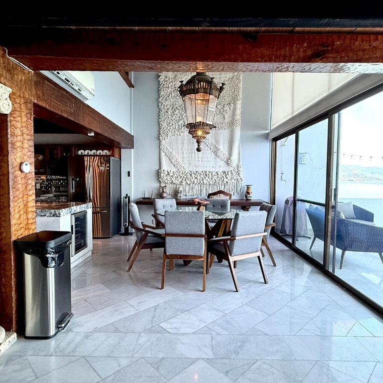 Oceanfront 2BR Loft Fast WiFi Views - Apartamento de 2 dormitorios - 2
