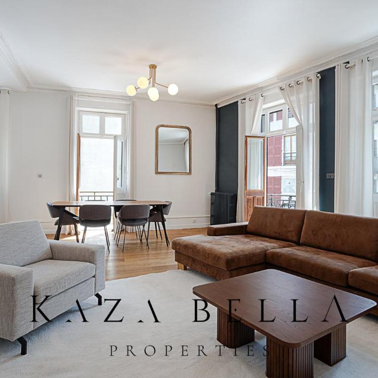KAZA BELLA - Luxury 3BR in the heart of Annecy - Appartement avec Balcon - 1