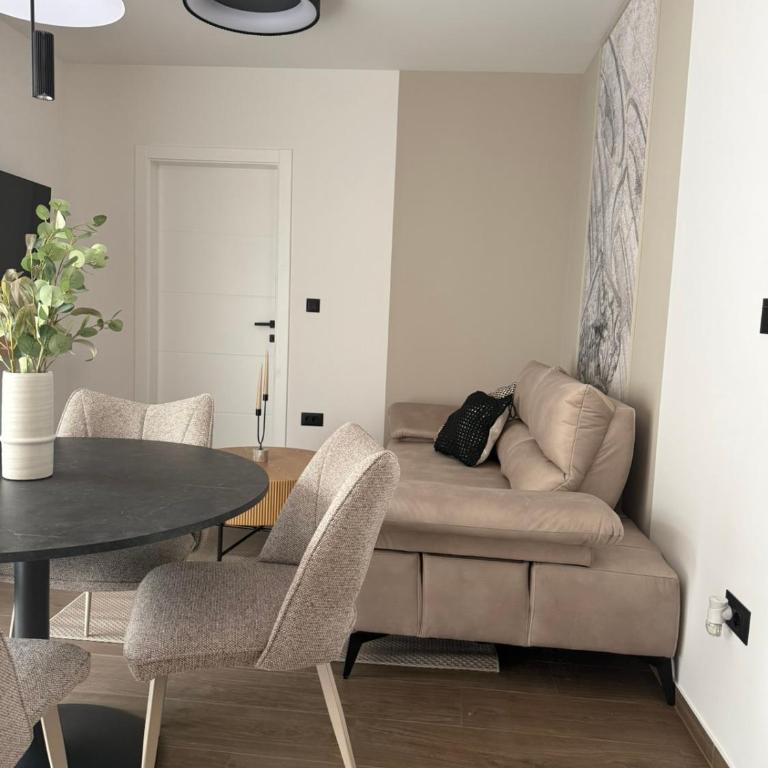 Villa Sevdah - apartments in the city centre, with pool and free parking - Deluks Apartman sa 2 Spavaće Sobe i Pogledom na Vrt - 1