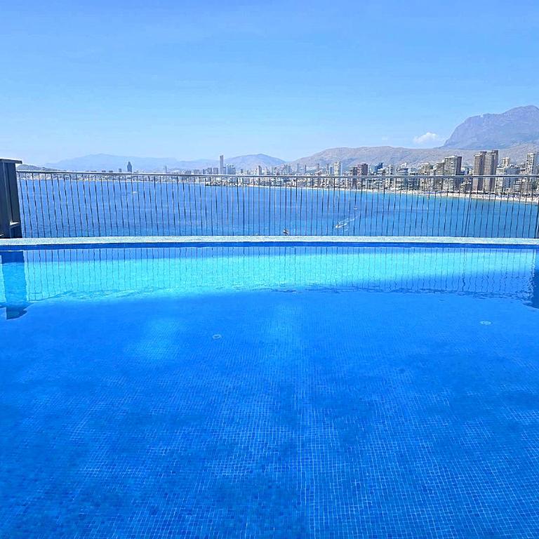Seaside Splendor Panoramic 3-Bedrooms Oasis - Three-Bedroom Apartment with Sea View - 19