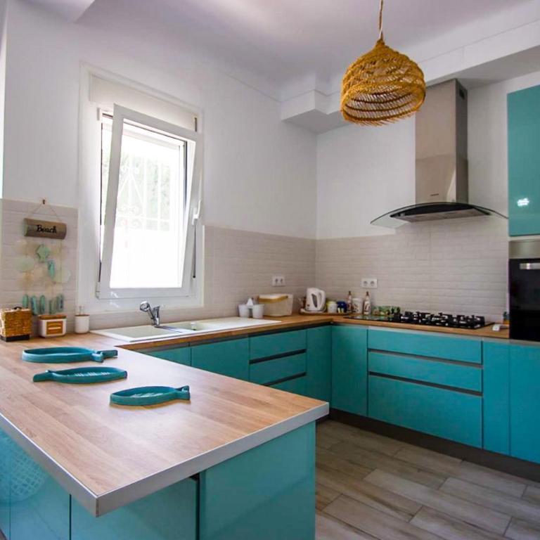 Mediterranean Beach Retreat Spacious 2 Bedroom Home with Patio and Sea Views - Haus mit 2 Schlafzimmern - 11