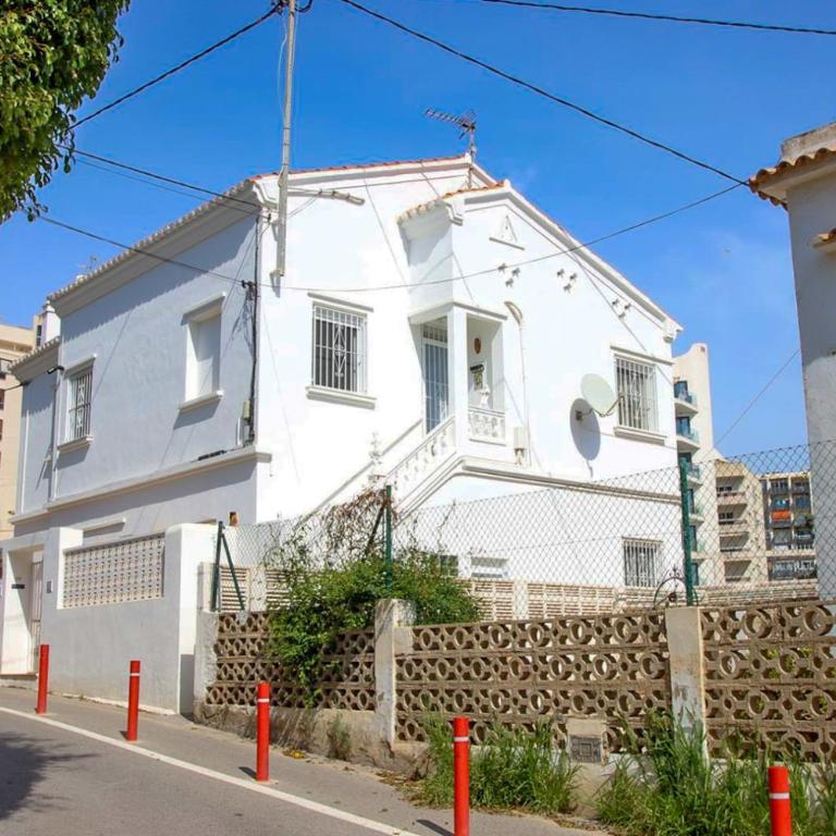 Mediterranean Beach Retreat Spacious 2 Bedroom Home with Patio and Sea Views - Haus mit 2 Schlafzimmern - 3