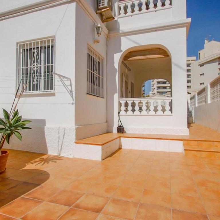 Mediterranean Beach Retreat Spacious 2 Bedroom Home with Patio and Sea Views - Haus mit 2 Schlafzimmern - 13