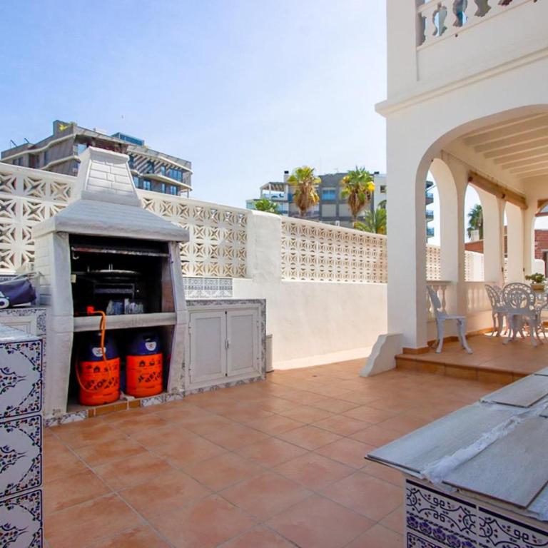 Mediterranean Beach Retreat Spacious 2 Bedroom Home with Patio and Sea Views - Haus mit 2 Schlafzimmern - 14