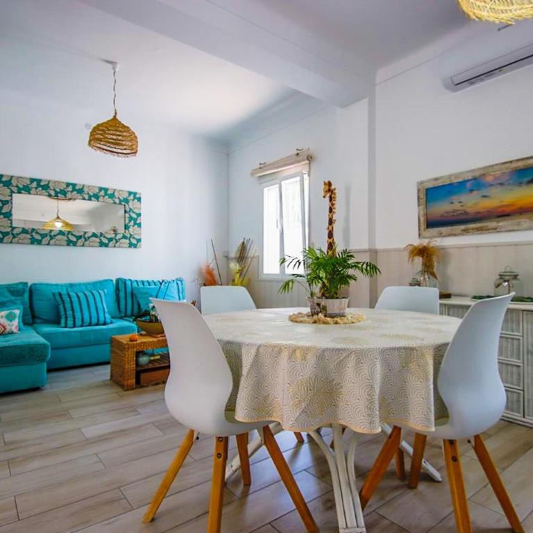 Mediterranean Beach Retreat Spacious 2 Bedroom Home with Patio and Sea Views - Haus mit 2 Schlafzimmern - 16