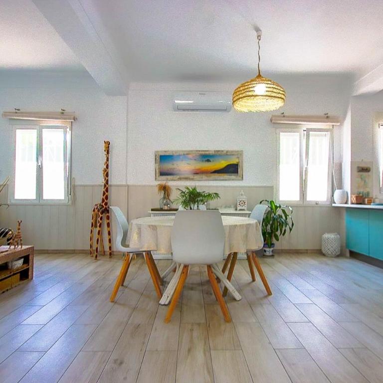 Mediterranean Beach Retreat Spacious 2 Bedroom Home with Patio and Sea Views - Haus mit 2 Schlafzimmern - 24