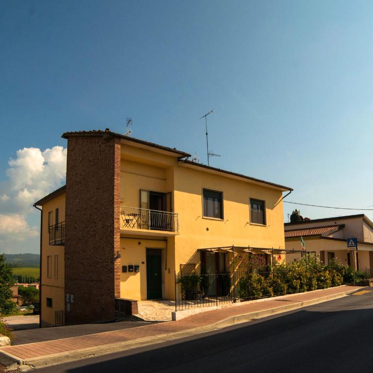 Stylish Apartment near Siena I Private Parking & Air Con & WiFi - One-Bedroom Apartment - 50
