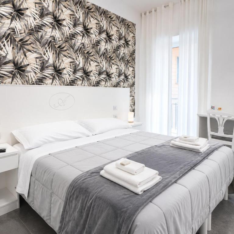 ALBATROS Suites&Rooms - King Room with Balcony - 5
