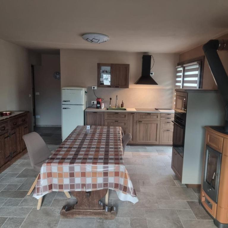 Route 76 VDA - Monolocale con Divano-Letto - 5