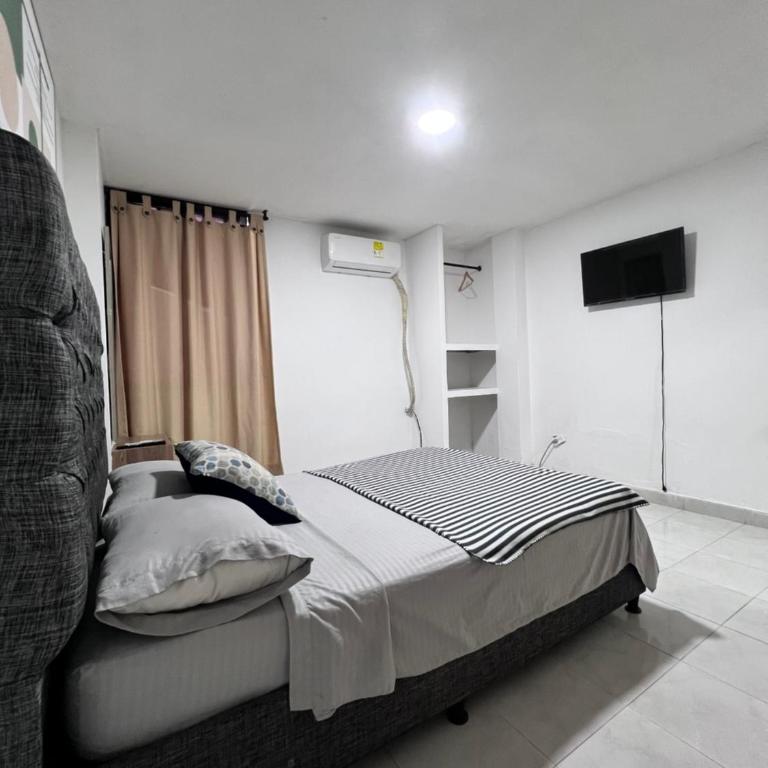Big House - Three-Bedroom Apartment - 36