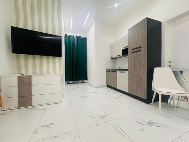 Kikymat Apartment Pompei - Monolocale Familiare - 14