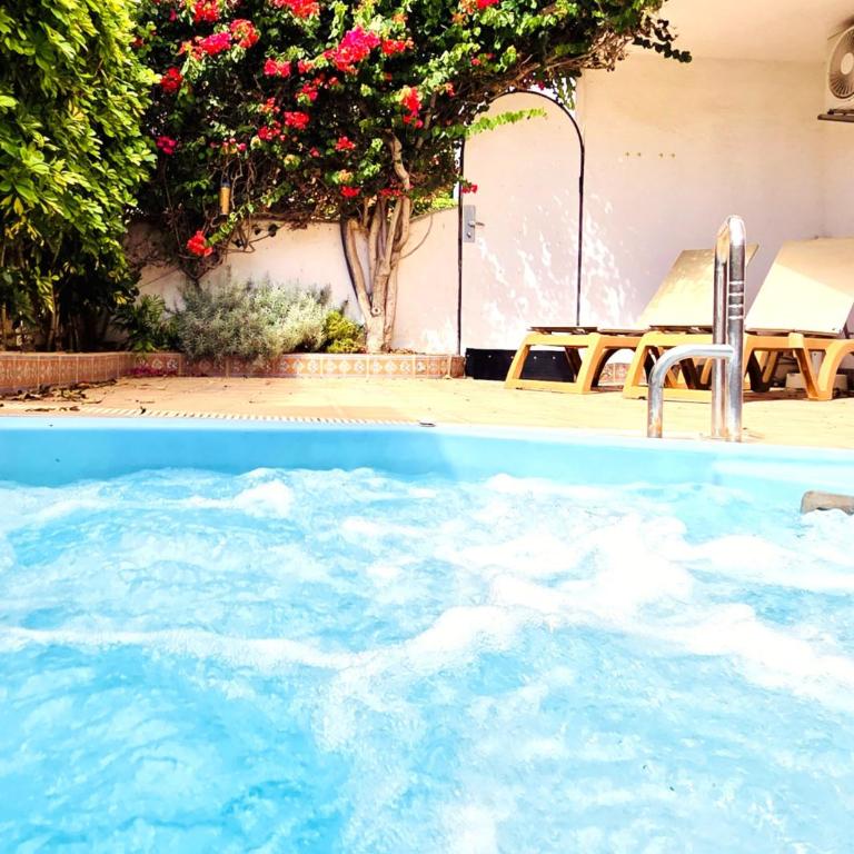 Beautiful 4 bedroom apartment with private jacuzzi - Four-Bedroom Luxury Apartment - 8