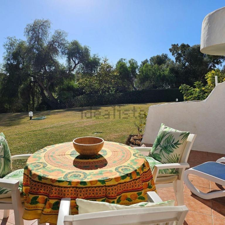 Garden-level Two bedroom apt with pool access - Appartement 2 Chambres - 19