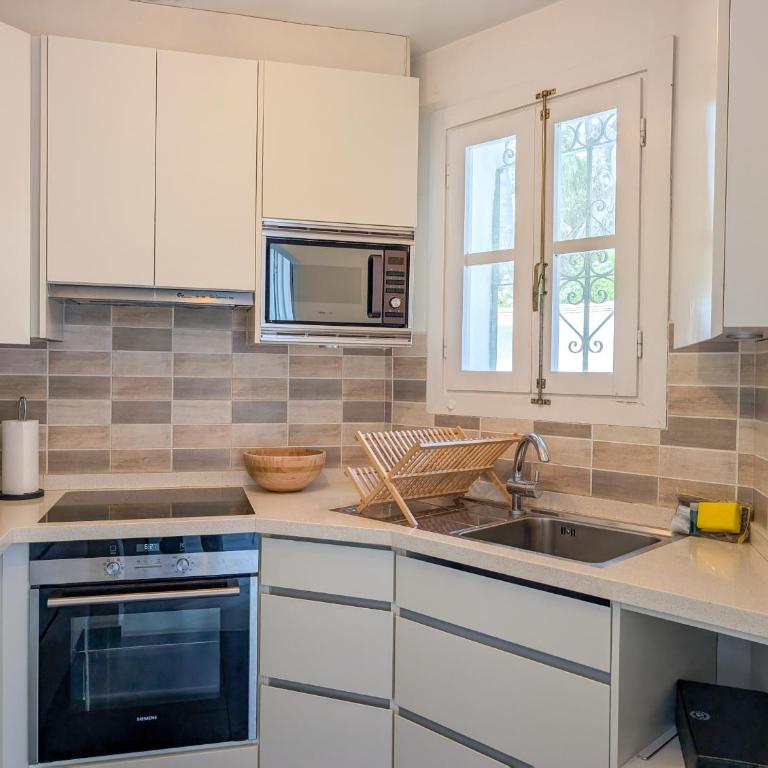 Garden-level Two bedroom apt with pool access - Appartement 2 Chambres - 26