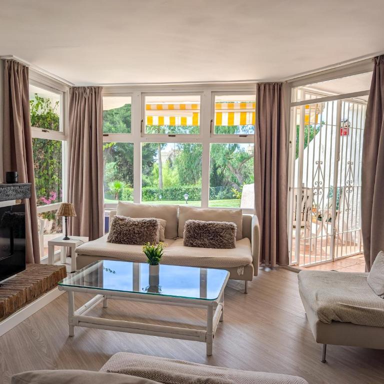 Garden-level Two bedroom apt with pool access - Appartement 2 Chambres - 25