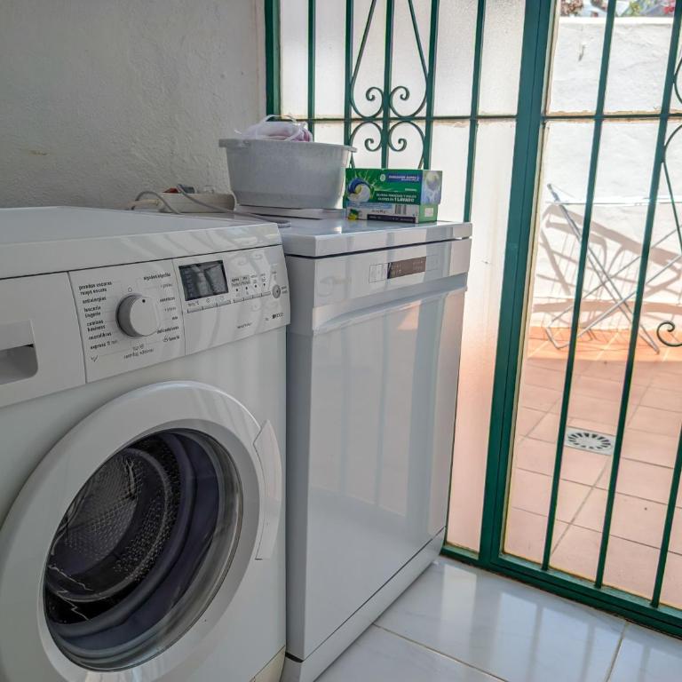Garden-level Two bedroom apt with pool access - Appartement 2 Chambres - 29