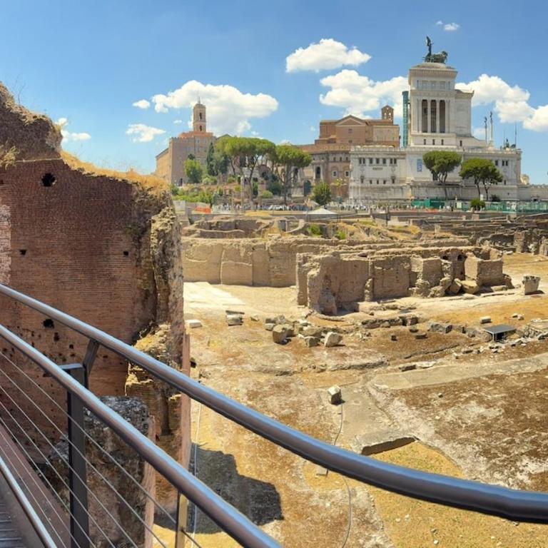 Roma - Una Finestra Incantata sui Fori - Appartamento con 2 Camere da Letto - 10
