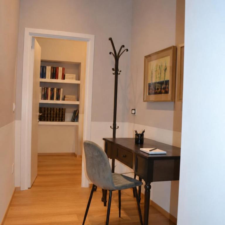 Roma - Una Finestra Incantata sui Fori - Appartamento con 2 Camere da Letto - 14