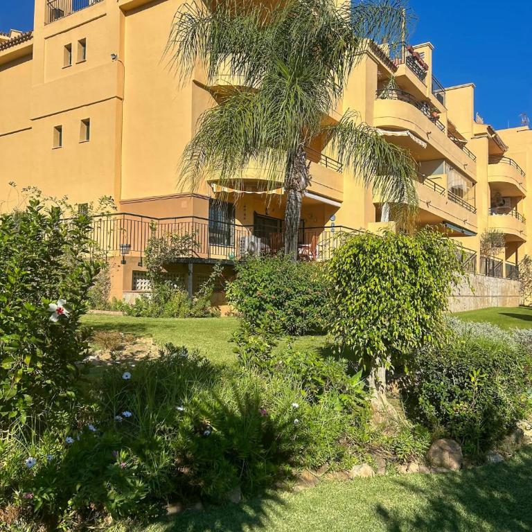 Bright & quiet 2 bedroom with large terrace & pool - Apartment mit 2 Schlafzimmern - 44