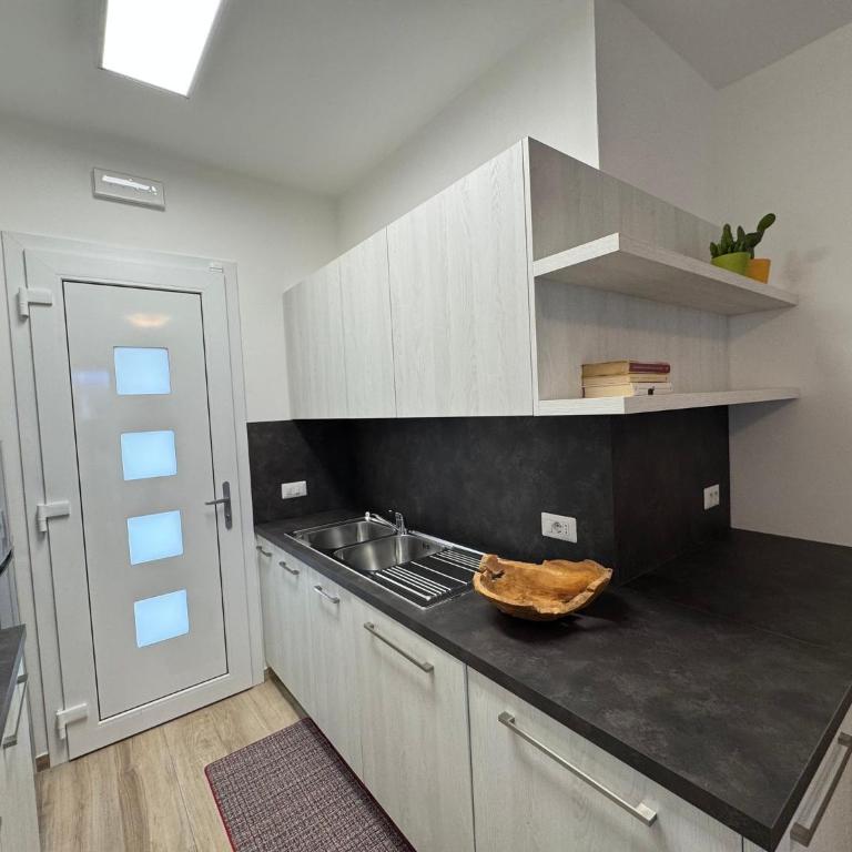 Beachfront, modern flat with lovely garden - Appartamento - 8