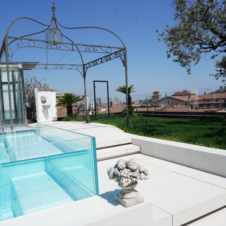NEW! Luxury Central Penthouse 140mq & 120mq Terrace Pool Garden - Appartamento con 2 Camere da Letto - 50