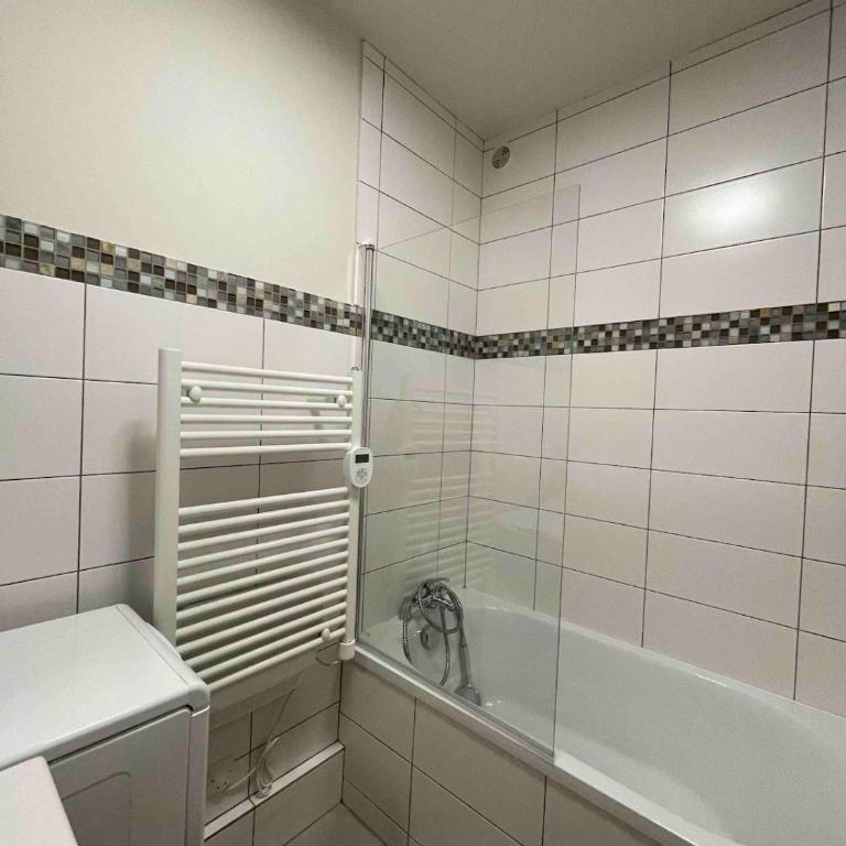 Appartement Moutiers Centre - Two-Bedroom Apartment - 12
