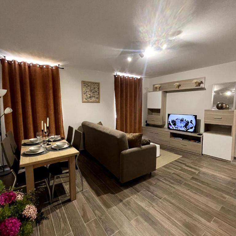 Appartement Moutiers Centre - Two-Bedroom Apartment - 1