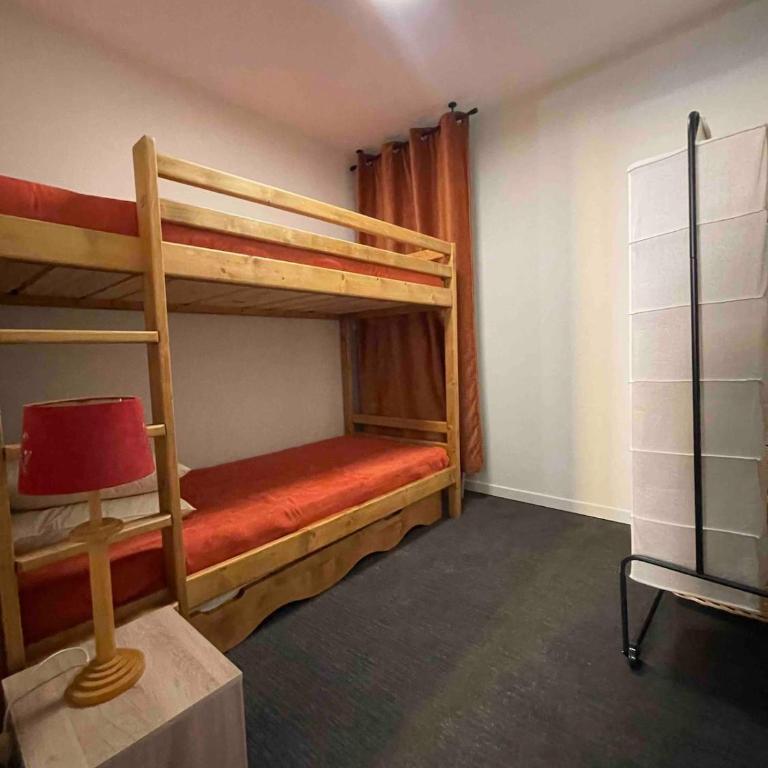 Appartement Moutiers Centre - Two-Bedroom Apartment - 10