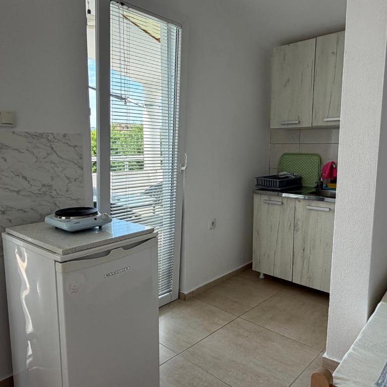 Apartmani DEMIR - Vierbettzimmer mit Balkon - 6