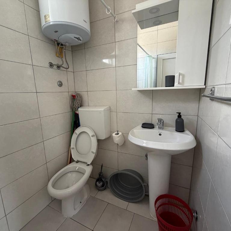 Apartmani DEMIR - Vierbettzimmer mit Balkon - 3