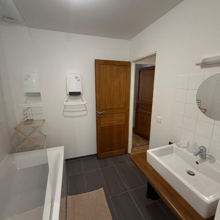 Charming 2-Bedroom House in Millau City Center - Appartement 2 Chambres - 4